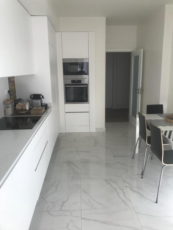 Modern Double Room With Private Balcony 蒙蒂茹 外观 照片