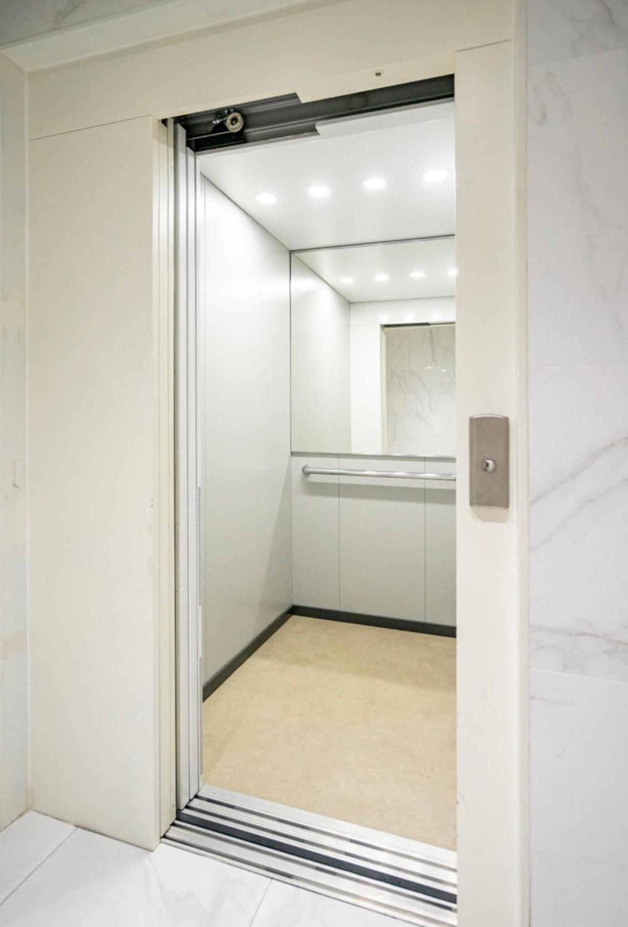 Modern Double Room With Private Balcony 蒙蒂茹 外观 照片